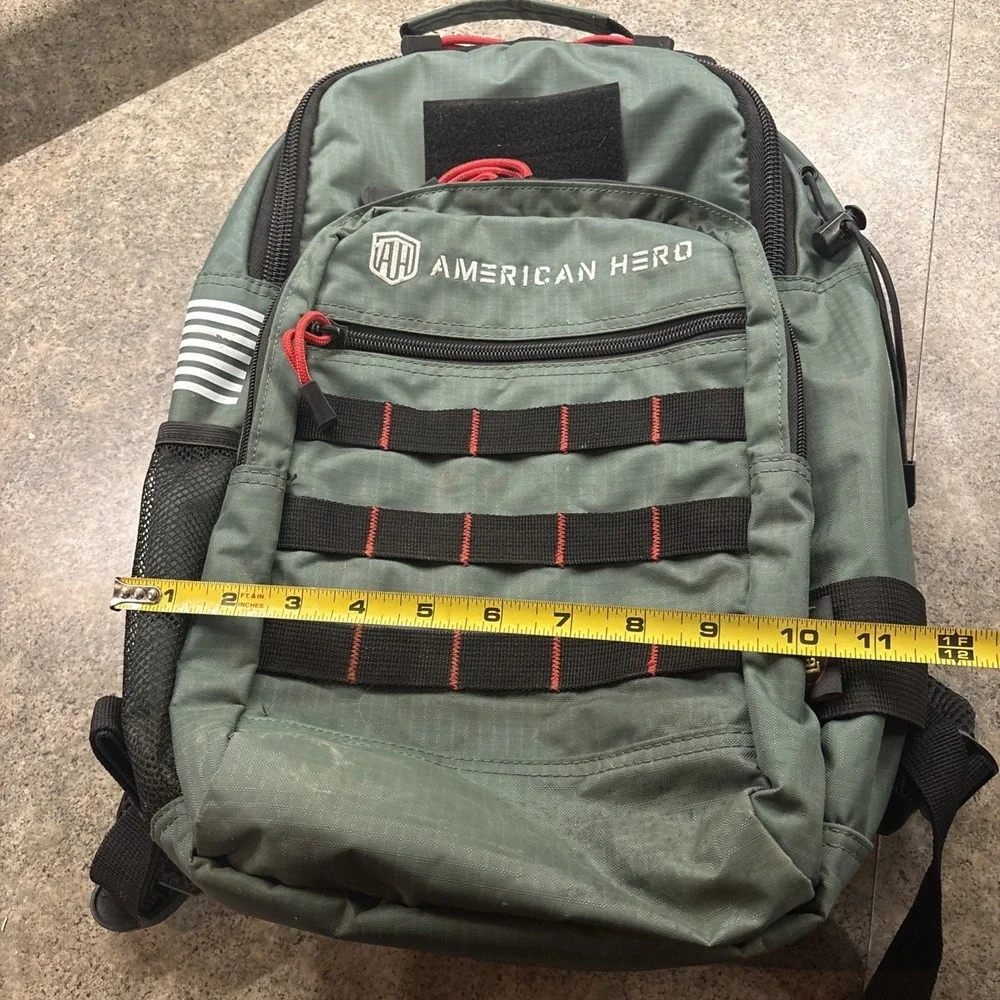 Lew's 3700 Sling Tackle Bag Fishing Tactical Green American Hero Very Good Cond.